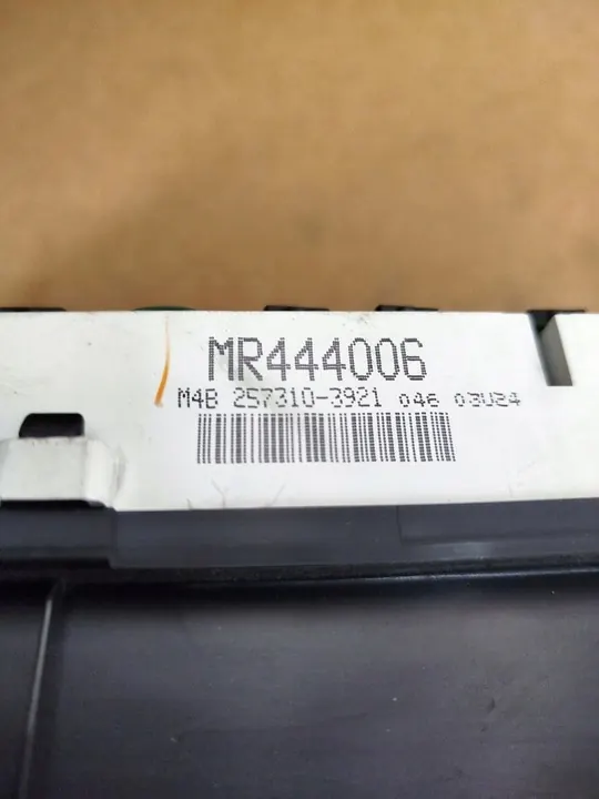 Speedometer Mitsubishi Galant MR444006 image 7