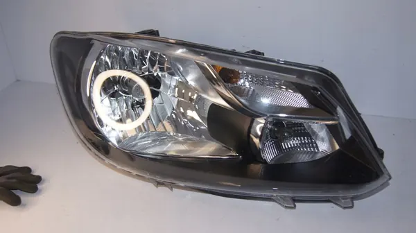 VW CADDY III 2K5 VASEN JA OIKEAN PUOLEN AJOVALO H4 image 4