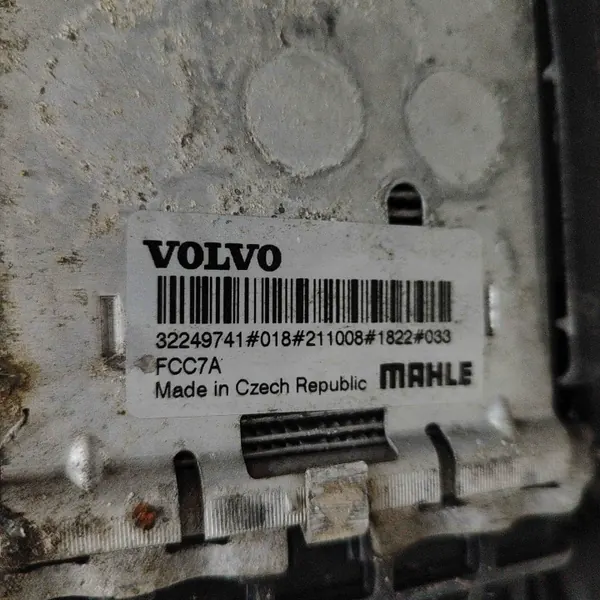 Pieza de refrigeración OEM 32249892 para Volvo XC90 II image 10