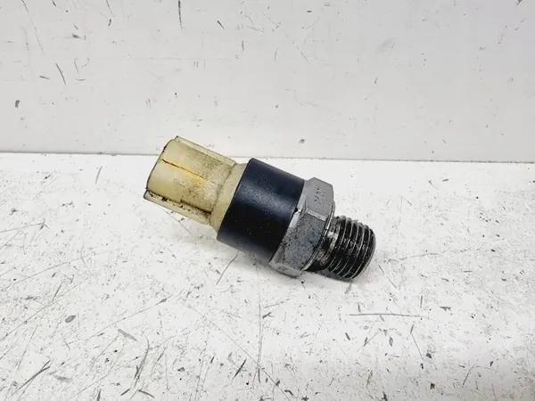 Gebruikte Nissan OE oliedruksensor - OEM onderdeel image 2