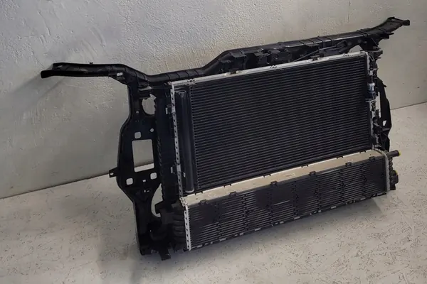 AUDI A4 A5 LIFT 2.0 TDI Radiador Frontal PAS image 2