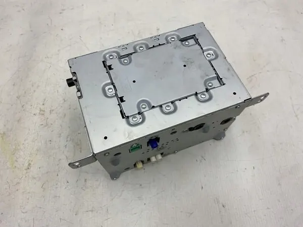 Volvo XC90 II Radio Navigation GPS OEM 31483230 image 4