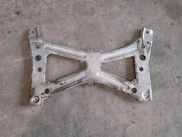 Porsche Panamera Vorderachshilfsrahmen OEM 970341261 image 2