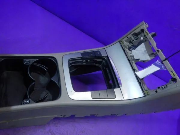 OEM Zawada-252729- Keskikonsoli Käsinoja VW Passat image 4