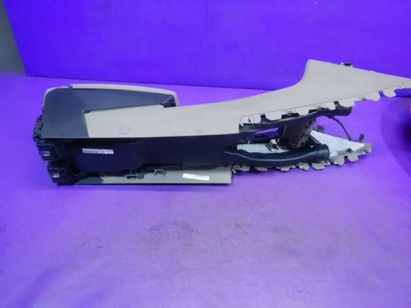 OEM Zawada-252729- Keskikonsoli Käsinoja VW Passat image 6