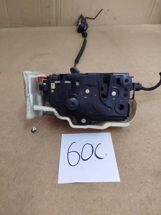 Vordere linke Türschloss VW Golf V MK5 9 PIN image 2