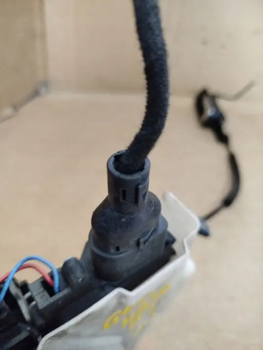 Vordere linke Türschloss VW Golf V MK5 9 PIN image 3