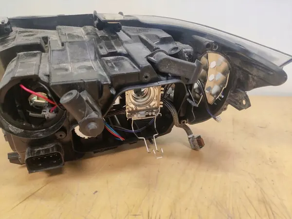 BMW 3 E90 E91 2007 Farol image 2