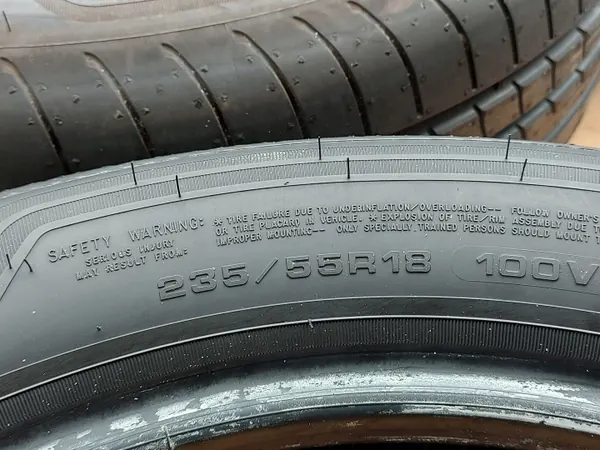 Gebruikte SUV-bandenset 235/55 R18 100V Goodyear image 6