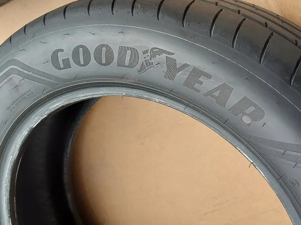 Gebruikte SUV-bandenset 235/55 R18 100V Goodyear image 8