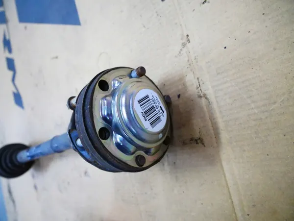 Vänster bakaxel BMW E91 E90 E92 E93 E81 E82 E87 E88 7533449 image 3