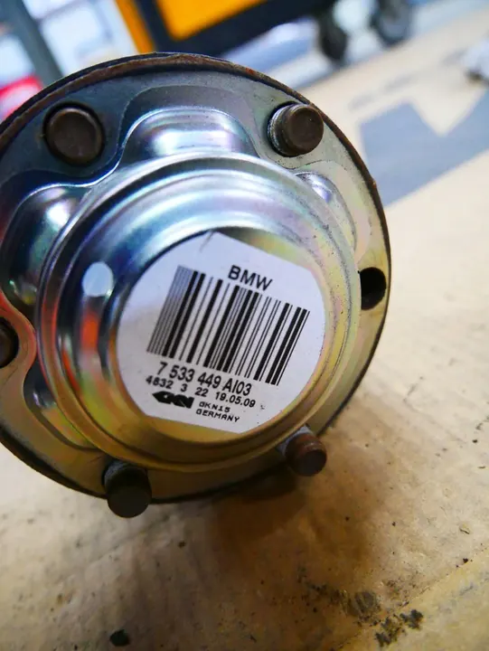 Vänster bakaxel BMW E91 E90 E92 E93 E81 E82 E87 E88 7533449 image 4