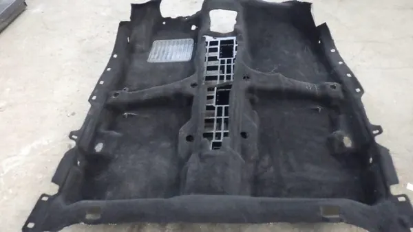 Tapete Peugeot OEM 96737436ZD - Usado image 2