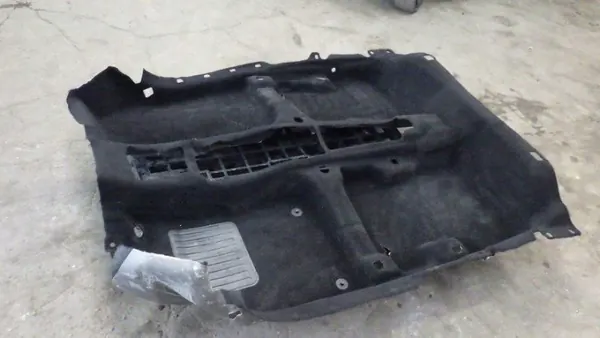 Tapete Peugeot OEM 96737436ZD - Usado image 4