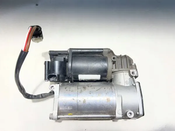 Mercedes E-Klasse W213 Luftfederpumpe OEM A2133200104 image 6