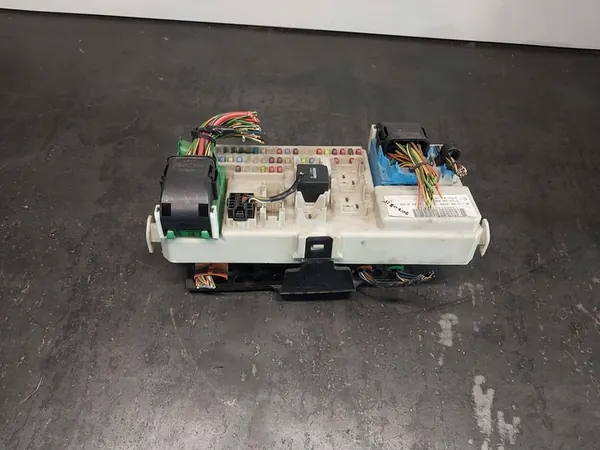 Módulo / Controlador de conforto Ford Focus 4M5T-14A073-AF image 2