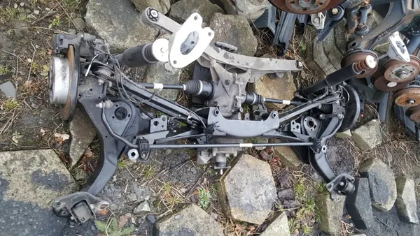 Taka stabilointitanko OEM 6859894 BMW X1 F48:lle image 7
