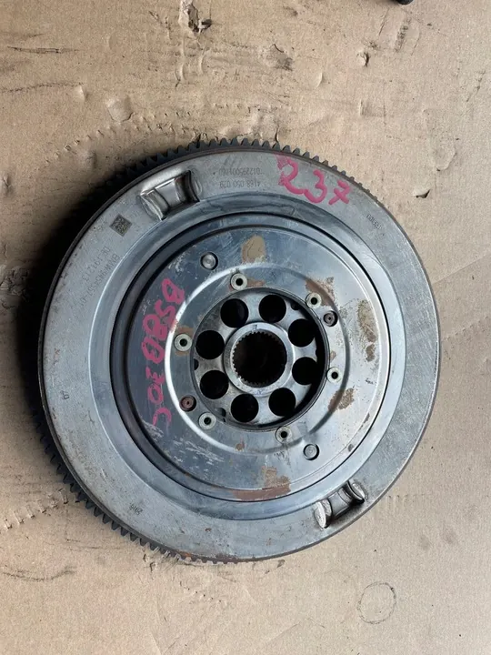 BMW X5 X6 G05 G06 3.0 i HYBRID Kaksoismassaväkä 9454557 image 6