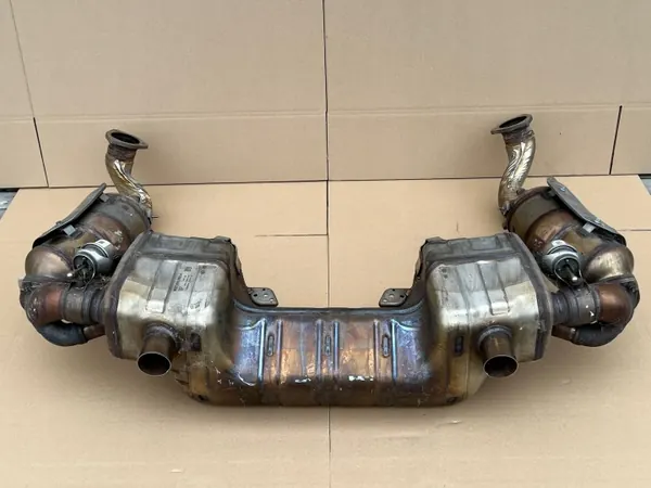 Uitlaatdemper OEM 9GT251053A Porsche 718 image 6