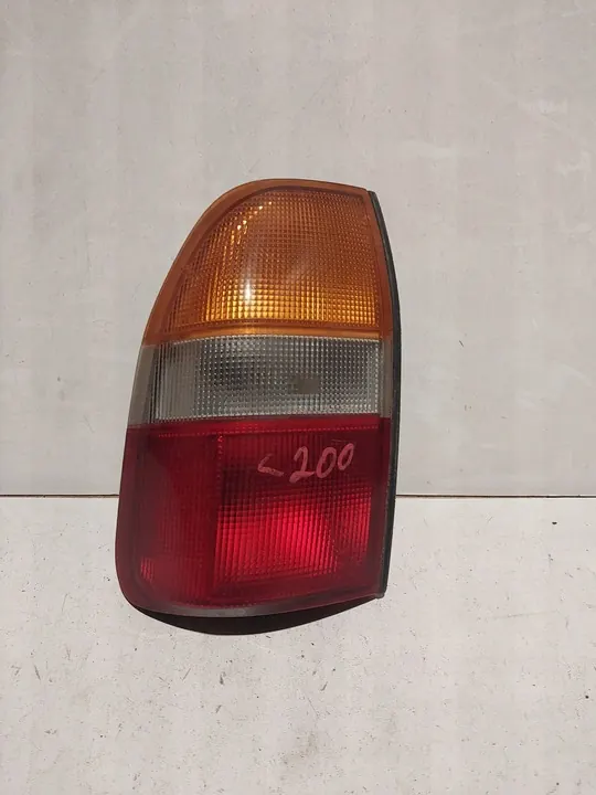 Luz Trasera Izquierda Mitsubishi L200 III 1998-2004 image 3