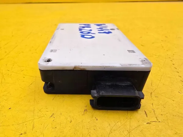 Parachoques radar Distronic Mercedes Vito W447 OEM A4479006002 image 3
