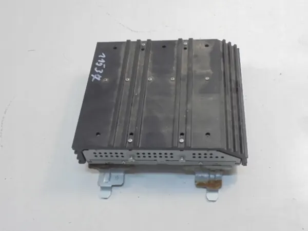 Mitsubishi radioversterker OEM 8701A256 - Gebruikt image 2