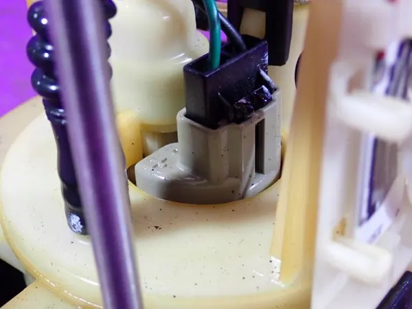 FIAT PUNTO II 99-03 1.2 Bomba de combustível 46743677 4 pinos image 3