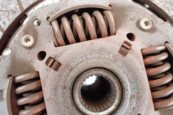 Dacia Kytkinflywheel 8200527569 image 5