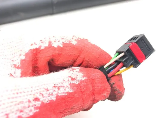 Höger baklucka gasdämpare SKODA SUPERB III 3V0827851B image 2