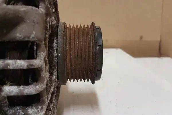 Vaihtovirtageneraattori FORD TRANSIT 2.2L diesel 2013 OEM 0125711104 image 6