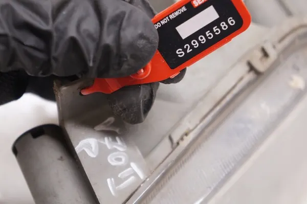 FAROL HALÓGENO VOLVO DIREITO FRONTAL V70 II LIFT 8693348 image 8