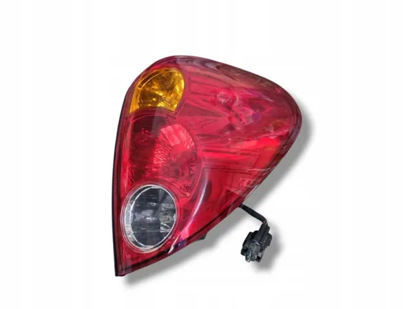 Luz trasera derecha Mitsubishi L200 4 2009 8330A156 image 2