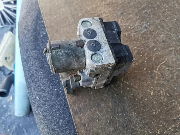 Bomba ABS OEM 8D0614111B para Audi A4 B5 image 6