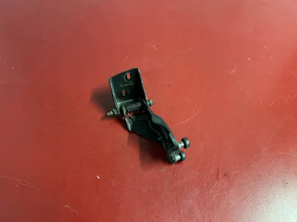 Suporte de porta deslizante Chrysler Town & Country 2013 05020673AE image 1