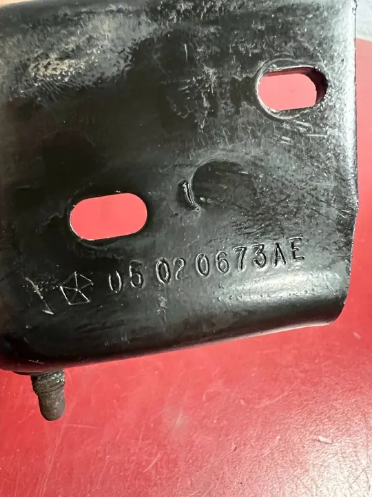 Suporte de porta deslizante Chrysler Town & Country 2013 05020673AE image 3