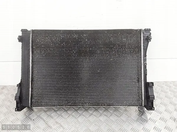 2009 Mercedes C Class W204 Radiator a2045000403 image 4