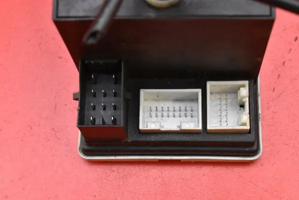 Zentralverriegelungspumpe Audi A4 B5 Sedan 94-99 8L0862257E image 8