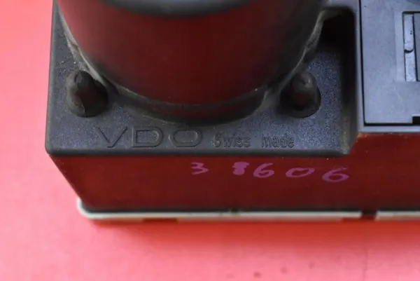 Zentralverriegelungspumpe Audi A4 B5 Sedan 94-99 8L0862257E image 9