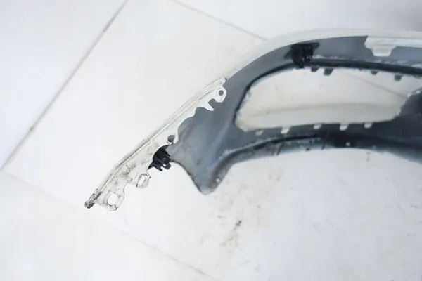 BMW 5 G30 G31 etupuskuri OEM 8064928 image 8