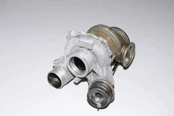 Turbo usado OEM 7849045 para BMW 5 F10 image 2