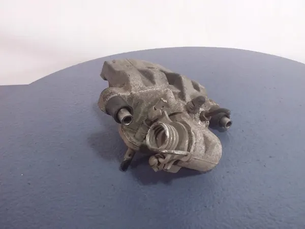 Takajarrusatula oikea Ford Focus MK2 1.6 TDCi B190085R image 3