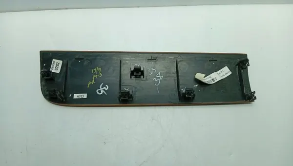 Jaguar XK-150 kojelautakehys OEM 6W83044J87AC image 8
