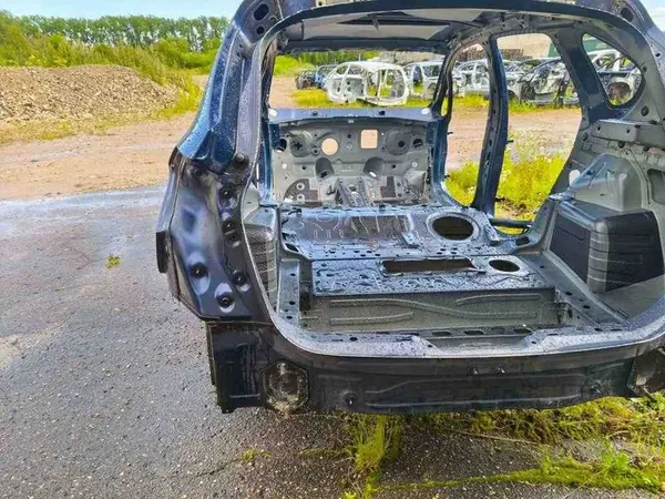 Quarto Traseiro Esquerdo BMW 2 ACTIVE TOURER (F45) 2016 OEM image 10