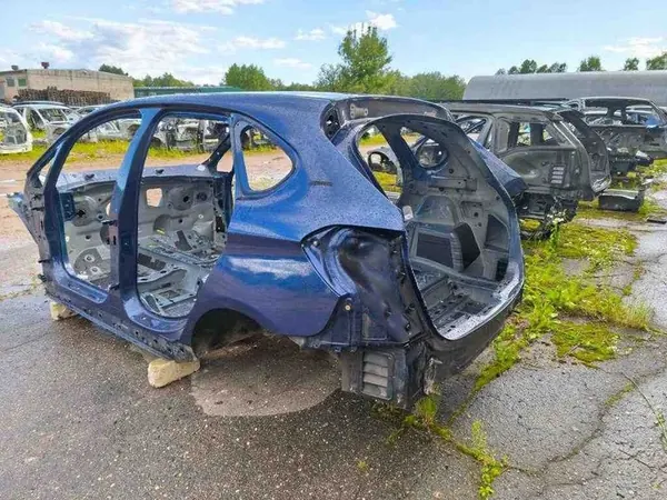 Quarto Traseiro Esquerdo BMW 2 ACTIVE TOURER (F45) 2016 OEM image 8