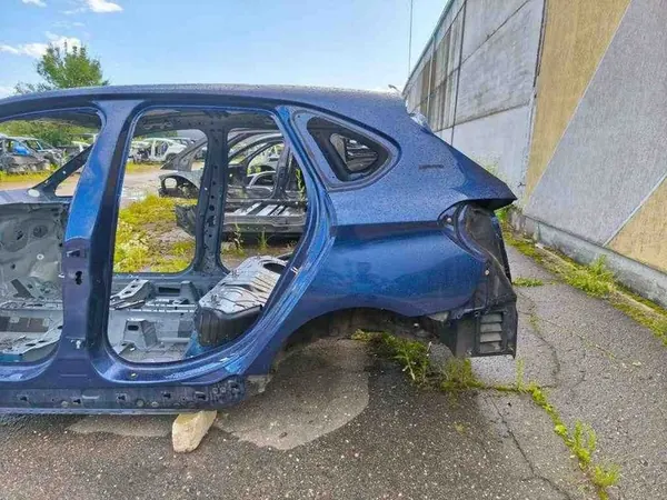 Quarto Traseiro Esquerdo BMW 2 ACTIVE TOURER (F45) 2016 OEM image 9