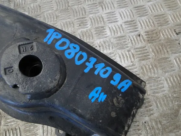 Etupuskuri Seat Leon 1P 1P0807109A image 5