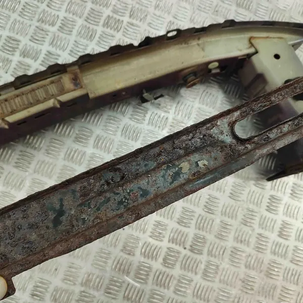 Ford OE Etupuskuri Focus II Cabrio image 7