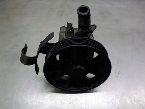 Servopumpe Volvo XC90 2.4 D5 OEM 8683966 image 2