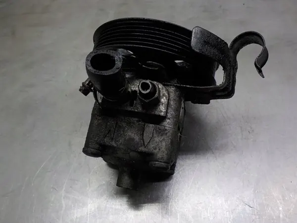 Servopumpe Volvo XC90 2.4 D5 OEM 8683966 image 3