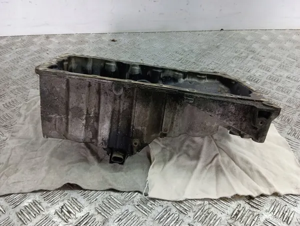 Audi A4 S4 B6 2002 Oljetank image 4